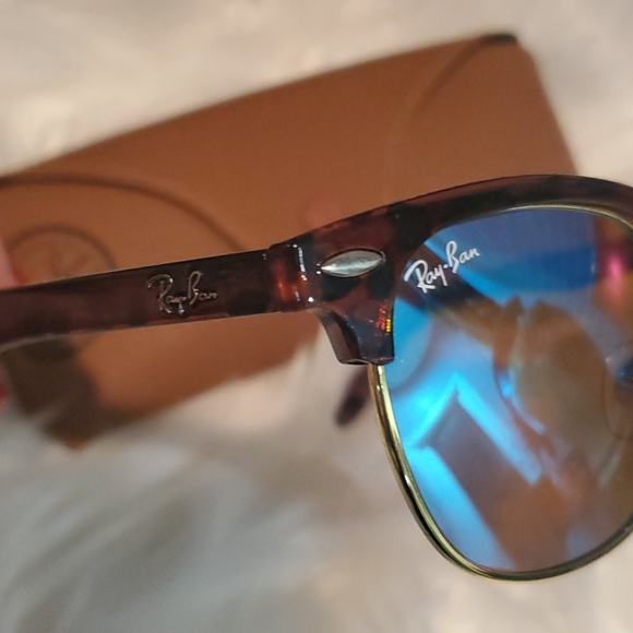 Ray Ban sunglasses with mirrored aqua lense - Picture 2 of 4